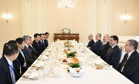 İlham Əliyevin adından Laos Prezidentinin şərəfinə rəsmi nahar verdildi - FOTO