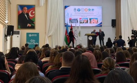 Türkiyə və Azərbaycanın ortaq dil və ədəbiyyat irsi Bakıda bir araya gəldi