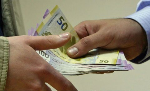 Rüşvət alarkən yaxalanan bələdiyyə sədrinə ağır cəza