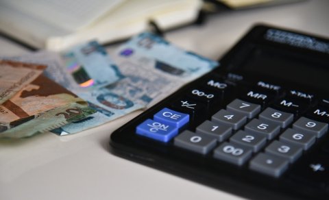 Azərbaycanda maaşlarla bağlı yeni proqnoz - 1300 manata çatacaq
