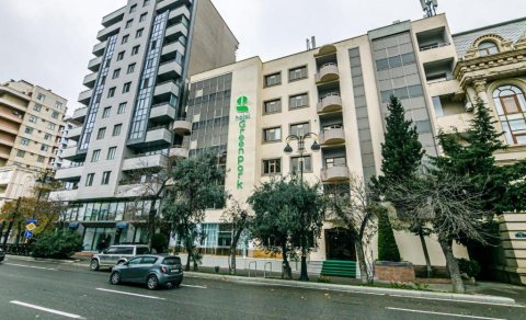 Bakının mərkəzində yerləşən bu hotel satılır