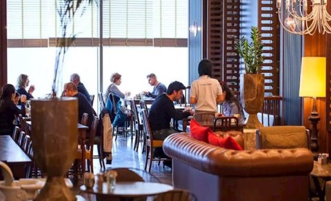 İnsanlar kafe-restoranlarda ən çox hansı aylarda pul xərcləyirlər?