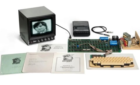Bir vaxtlar 666 dollara satılan "Apple" kompüteri hərracda 1,1 milyon dollara alıcı tapdı