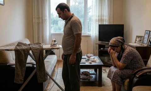 Bakıda kişi şalvarını ütüləməyən arvadını döydü