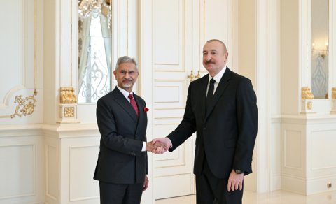 İlham Əliyev Hindistanın xarici işlər nazirini qəbul etdi - FOTO