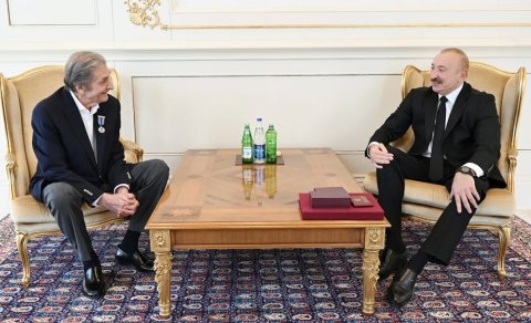 Prezident Fərhad Xəlilova "İstiqlal" ordenini təqdim etdi - YENİLƏNİB