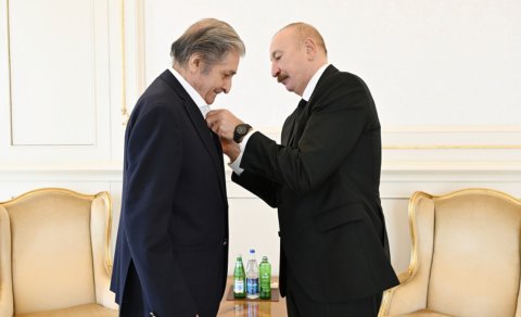 
Fərhad Xəlilov: Ordenin şəkilini hazırlayanda bunu alacağımı heç fikirləşməzdim