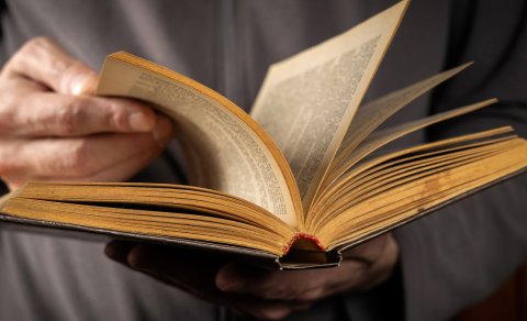 ABŞ-da 417 il əvvəl nəşr olunan nadir kitab tapıldı