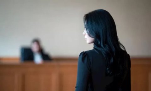 İki uşaq anası Dağüstü parkda sevgilisini qarət etdi - Təfərrüat