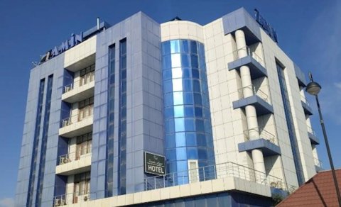 Qubada 5 mərtəbəli otel binası 2,9 milyona hərraca çıxarılıb - FOTO
