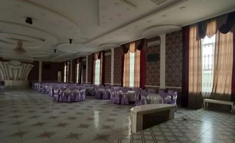 Azərbaycanda şadlıq evi 323 min manata hərraca çıxarıldı - FOTO