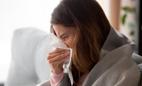 Soyuqdəymə zamanı antibiotikləri özbaşına qəbul etmək olmaz - Həkim
