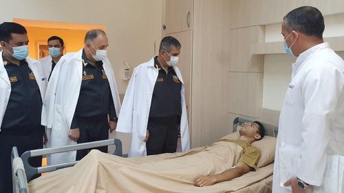 Müdafiə naziri antiterror tədbirləri zamanı yaralanan hərbi qulluqçularla görüşdü - FOTO/VİDEO