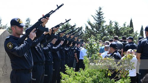Polis Mahir Ağayev dəfn olundu - FOTO