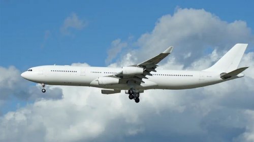 Litvadan qalxan iki "Airbus A340" təyyarəsi qaçaqmalçılıq yolu ilə İrana gətirilib