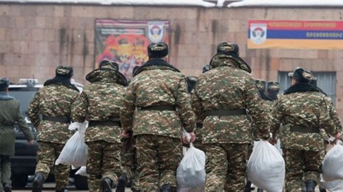 Erməni nazir oğlanlarını hərbi xidmətdən yayındıran məmurları cəzalandırmağı tələb edir