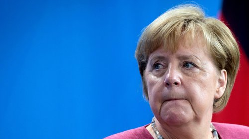 Angela Merkel: "Rusiya ilə danışıqlara başlamaq qərarını Ukrayna təkbaşına verməməlidir"