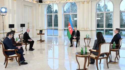 Prezident yerli televiziya kanallarına müsahibə verdi - FOTO