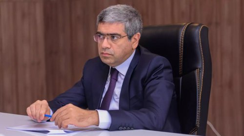 Nazir məşhur cərraha vəzifə verdi - FOTO