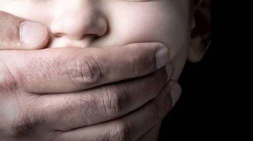 Bakıda məktəblini oğurlamaq cəhdi: "Əllərində dəsmal vardı, məni tutub maşına soxmaq istəyirdilər"
