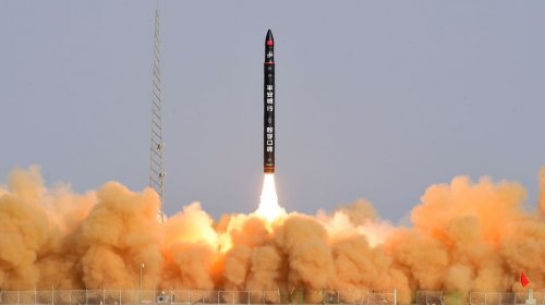"SpaceNews": Çin super ağır raketdə irəliləyiş elan etdi