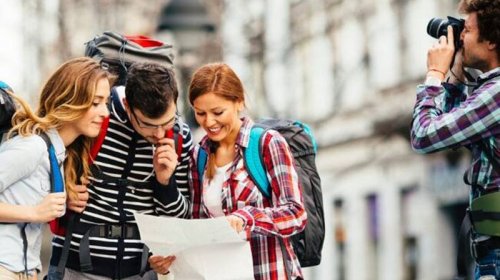Ölkəmizə gələn turistlərin sayı azalıb?