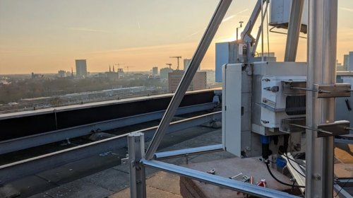 Simsiz məlumat ötürməsində sərhədləri aşan uğur: 4,6 kilometrdə 5,7 Tb/s sürət!