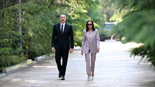 Prezident və birinci xanım Heydər Əliyevin məzarını ziyarət etdi - YENİLƏNİB/FOTO