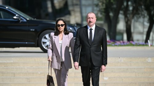 İlham Əliyev və Mehriban Əliyeva faşizm üzərində Qələbə uğrunda həlak olan azərbaycanlıların xatirəsini anıblar - YENİLƏBİB/FOT