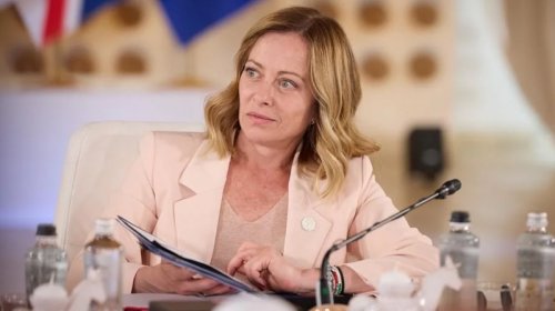 Melloni Euractiv sammitində iştirak etmədiyi üçün tənqid olunur
