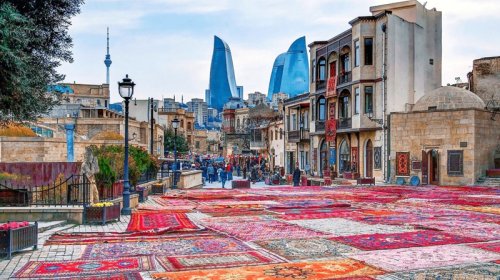Ölkəyə turist cəlb etmək üçün hansı festivalları keçirməliyik?