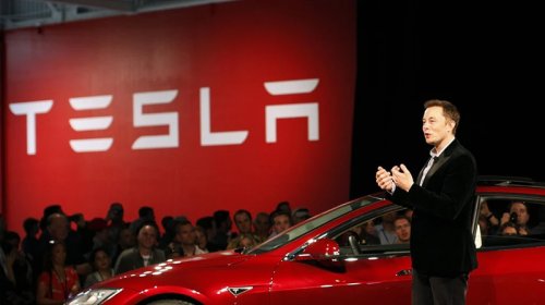 "Tesla"da İlon Mask üsyanı: Kim haqlıdır?