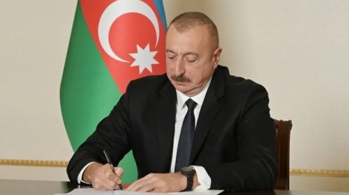 Prezident bu şəxsləri təltif etdi