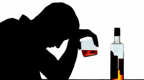 Alkoqoldan canınızı qurtara bilmirsiniz? - Daha az içməyin 4 yolu