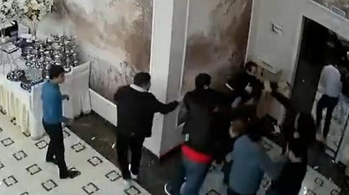 “Xarı bülbül”də dava: gənc nişanlısı ilə qeyri-etik hərəkətlər etdi, narazılıq oldu - TƏFƏRRÜAT