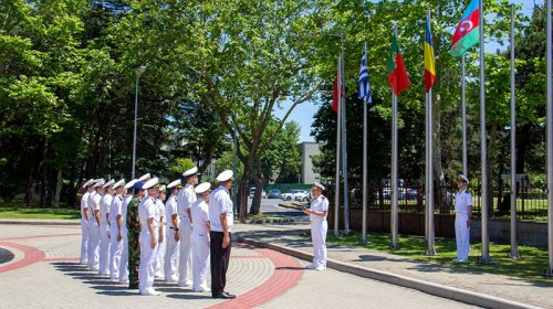 NATO-ya məxsus mərkəzdə Azərbaycan bayrağı qaldırıldı - FOTO