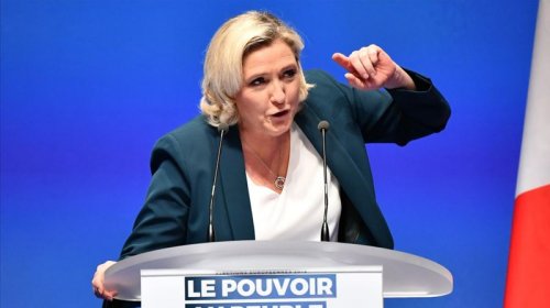 Le Pen Aİ-ABŞ ticarət razılaşmasını "üçlü fiasko" adlandırdı