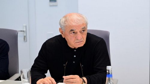 Prezident Fəxrəddin Manafovu təltif etdi