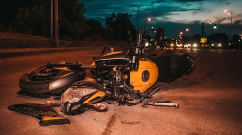 30 yaşlı motosikletçi qəzada öldü
