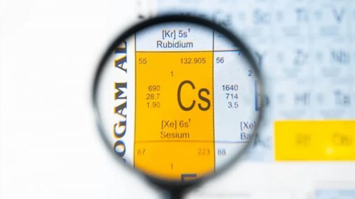 Plastik bir qaşıqla belə kəsilməsi mümkün olan metal: Sezium nədir və niyə təhlükəlidir?