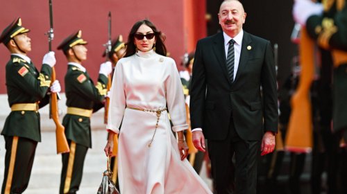 Prezident və birinci xanım Pekindəki Qələbə paradında iştirak etdi - FOTO