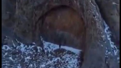 Qazaxıstandakı sirli qaya "yadplanetlilər aramızdadırmı" sualı gündəmə gətirdi