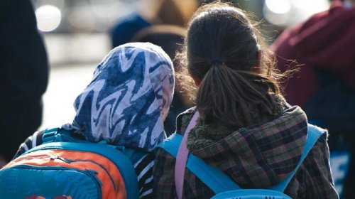 Almaniyada da məktəbli qızlara hicabın qadağan olunması təklif edilir
