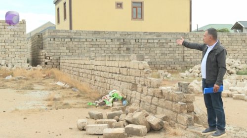 "Villa İnşaat''dan ev almaq istədi, 30 min manatı mənimsənildi - VİDEO