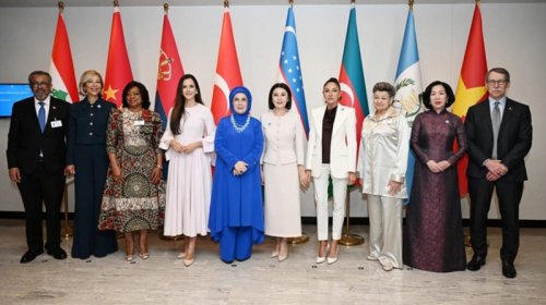 Mehriban Əliyeva qızları ilə Nyu-Yorkda xüsusi sessiyada - FOTO