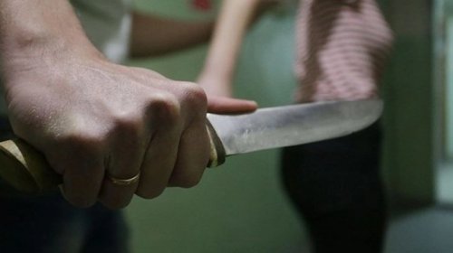 Sumqayıtda sahibkar evinə diktofon yerləşdirdi, arvadını 18 bıçaq zərbəsi ilə qətlə yetirdi
