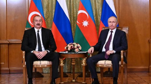 İlham Əliyev Vladimir Putini təbrik etdi

