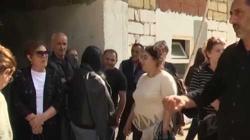8 ildir evlərinə həsrət qalıblar: "Eurostroy S.S" mənzilləri təhvil vermir