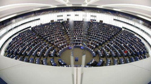 AP Avropa hava məkanında Rusiya təyyarələrinin vurulmasını tələb edən qətnamə qəbul etdi
