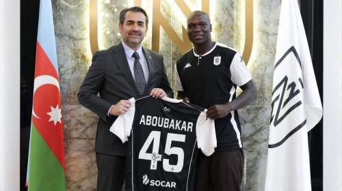 "Neftçi" Abubakarla neçə illik müqavilə bağladı?